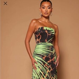 Nova Luxe Angie Satin Maxi Dress - Green Sz. S